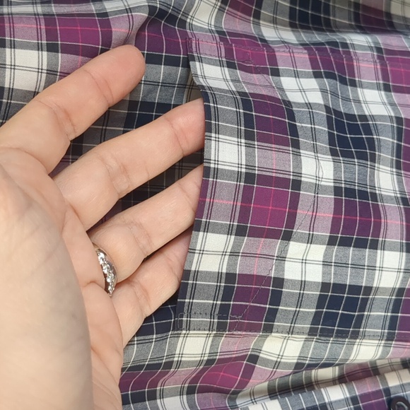 Forsyth of Canada Men's Long Sleeve Button Down Shirt. Size Medium. Plaid - Picture 6 of 11